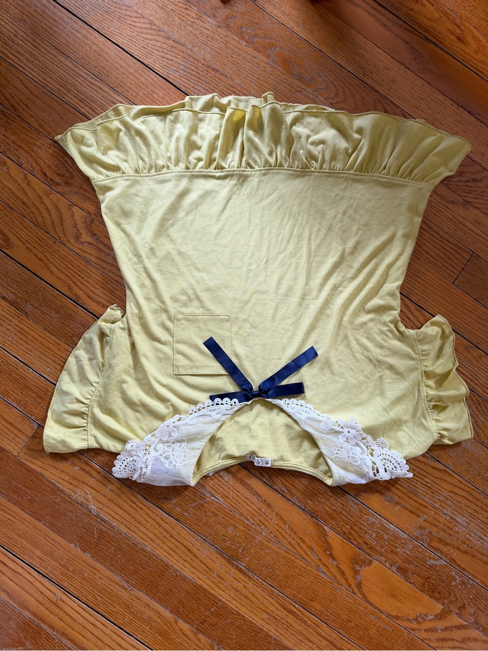 Axe femmes women’s Yellow Lace-Trim Camisole with Bow Detail